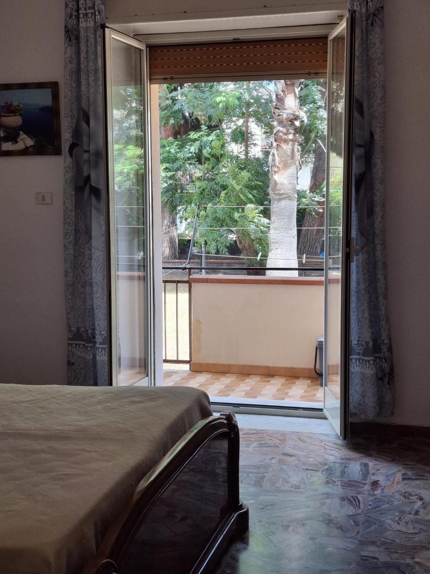 Pomelia Home Riposto Bagian luar foto